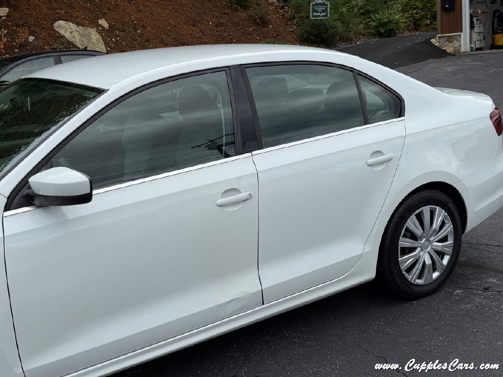 2017 Volkswagen Jetta Image 34