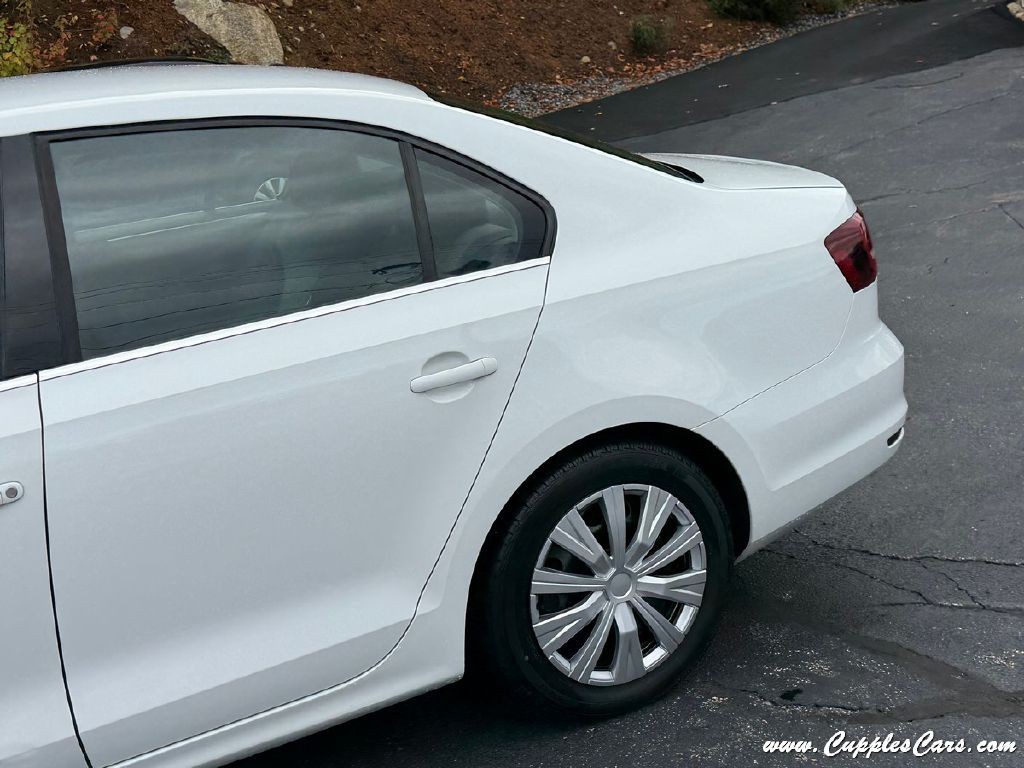 2017 Volkswagen Jetta Image 35