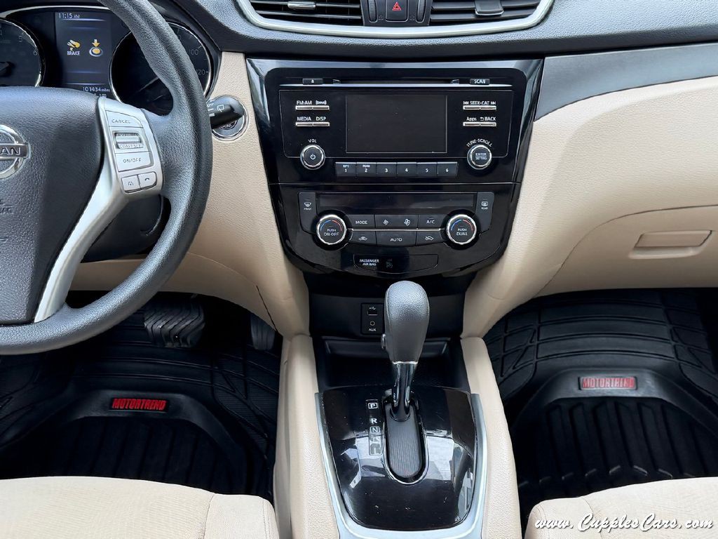2016 Nissan Rogue Image 17