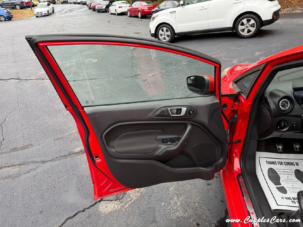 2015 Ford Fiesta Image 5