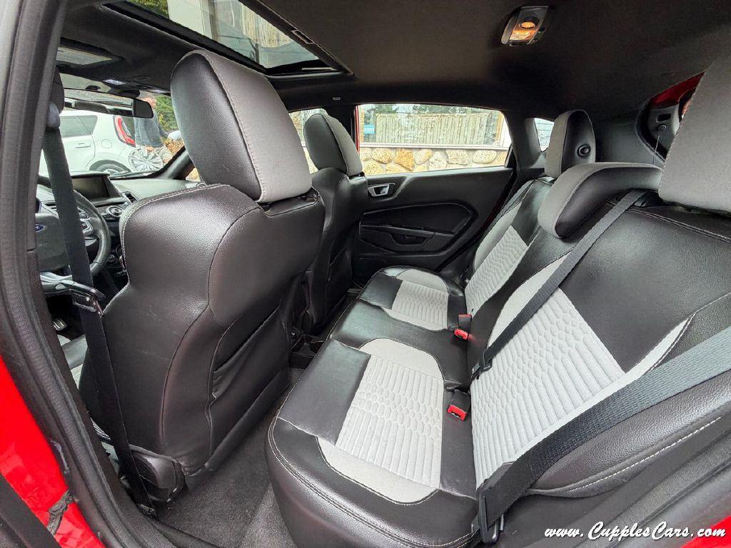 2015 Ford Fiesta Image 25