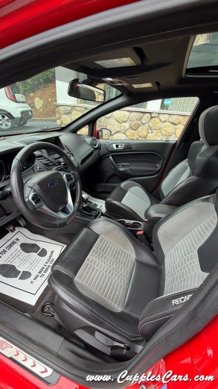 2015 Ford Fiesta Image 32