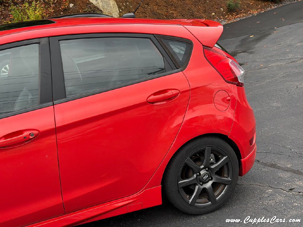 2015 Ford Fiesta Image 39