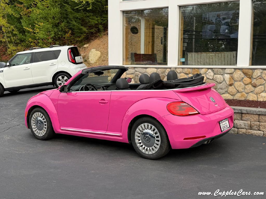 2016 Volkswagen Beetle Image 2