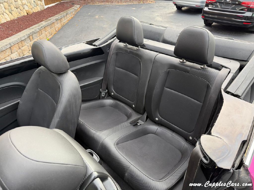 2016 Volkswagen Beetle Image 6