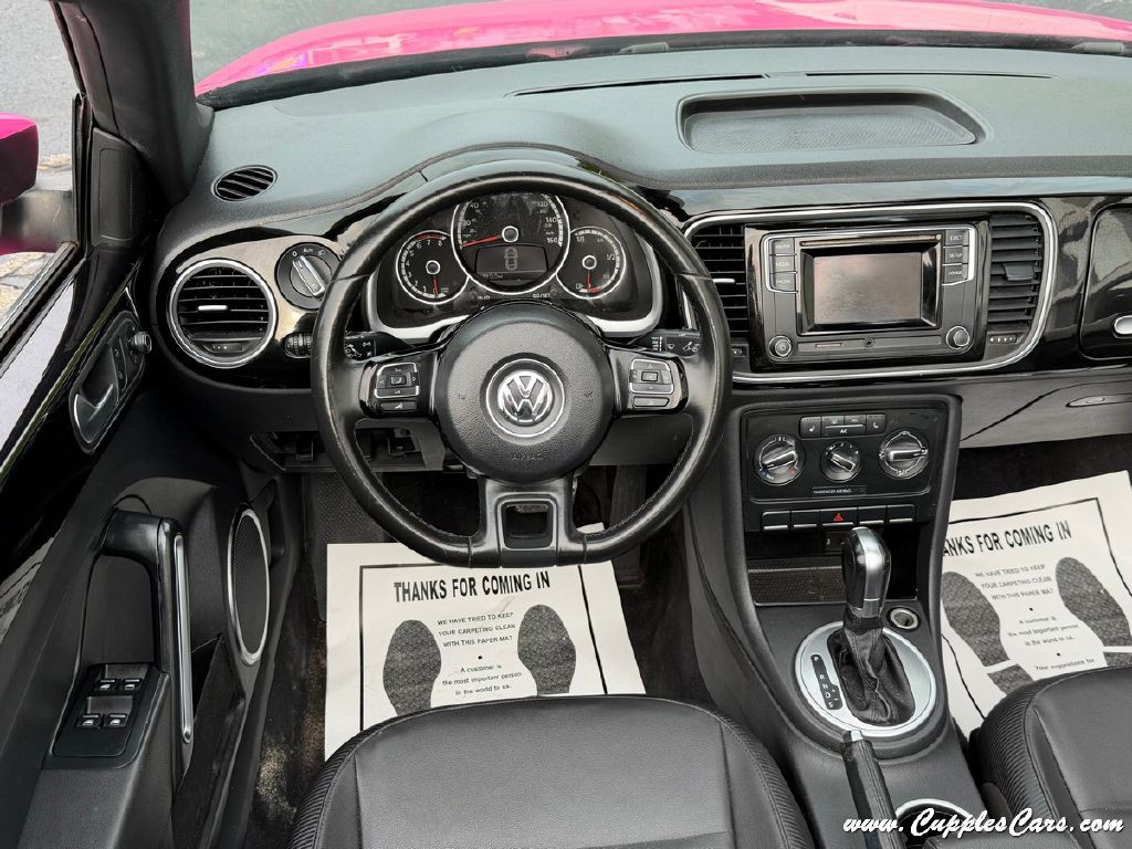 2016 Volkswagen Beetle Image 19