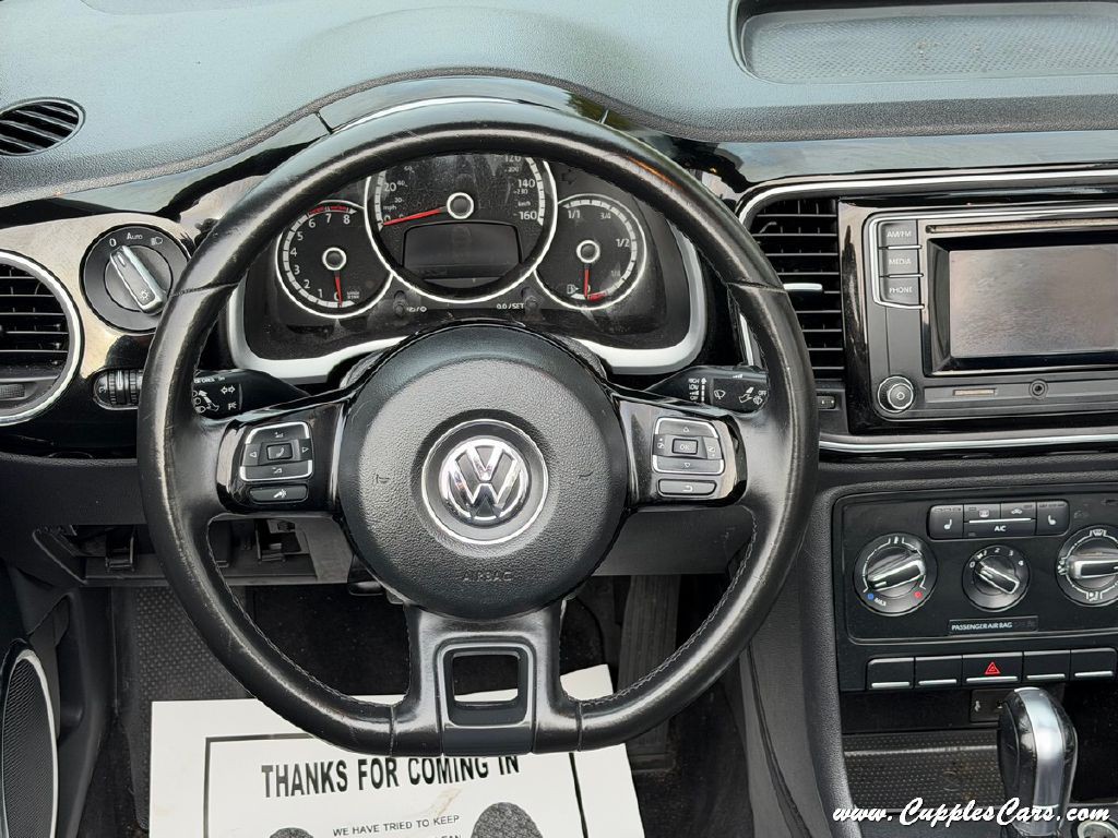 2016 Volkswagen Beetle Image 22