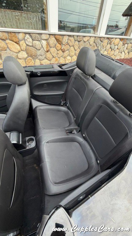 2016 Volkswagen Beetle Image 31