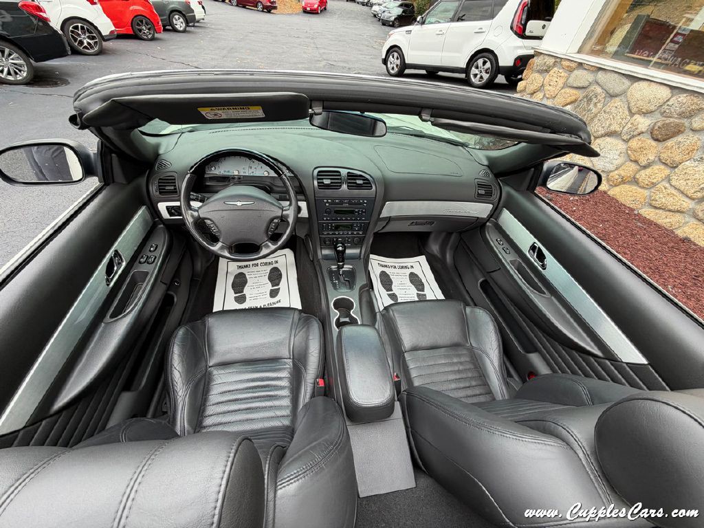 2002 Ford Thunderbird Image 24