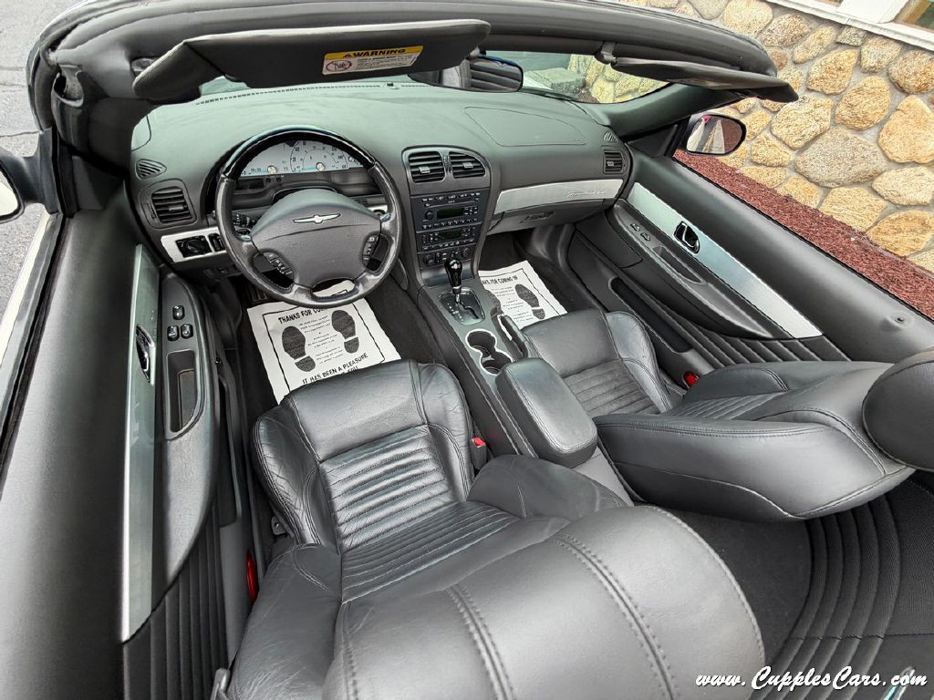 2002 Ford Thunderbird Image 25