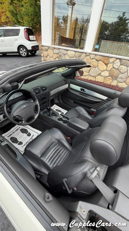 2002 Ford Thunderbird Image 30