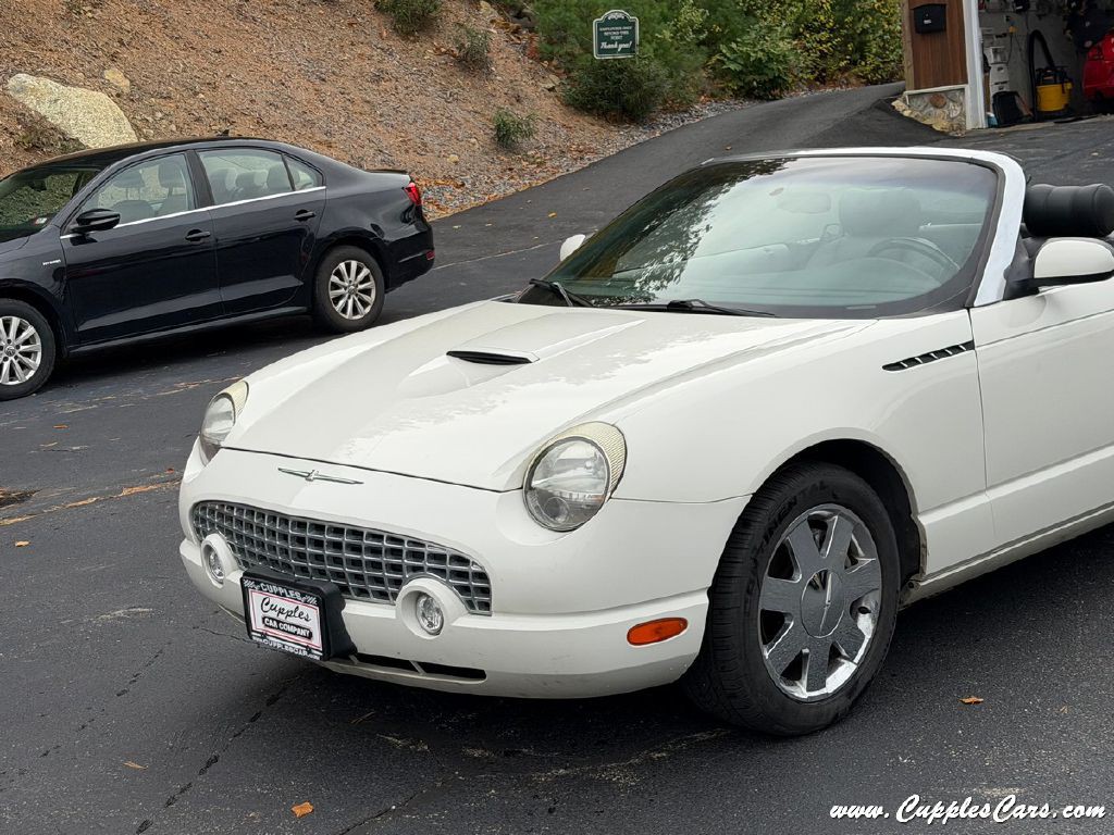 2002 Ford Thunderbird Image 33