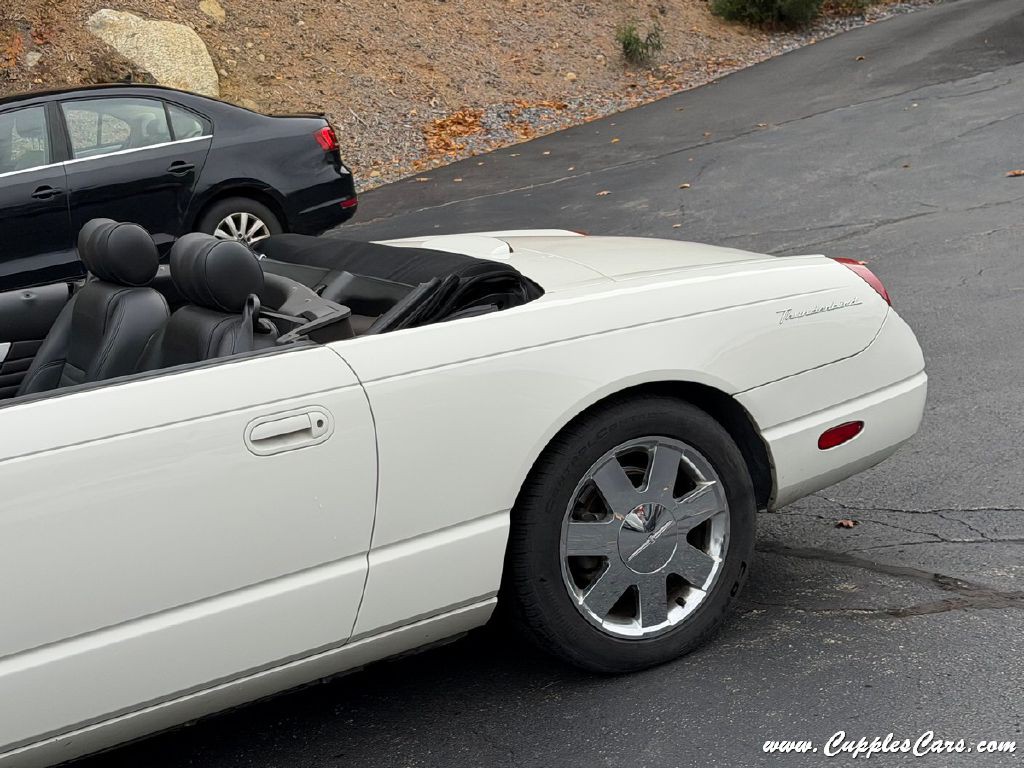 2002 Ford Thunderbird Image 35
