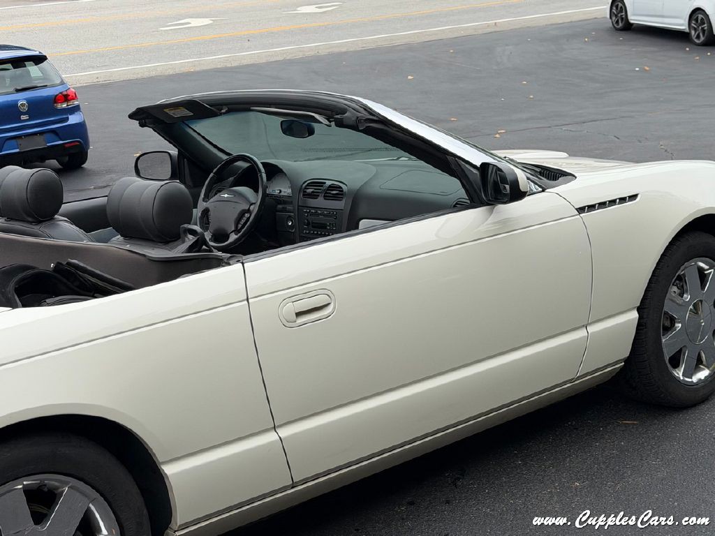 2002 Ford Thunderbird Image 38