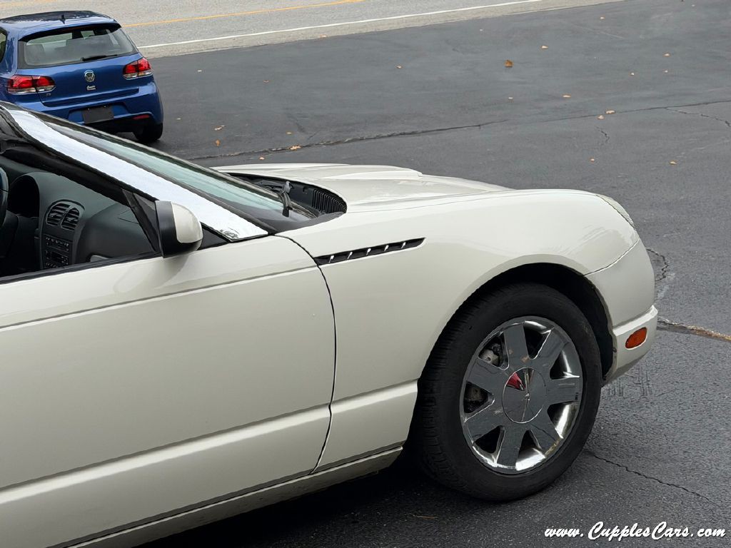 2002 Ford Thunderbird Image 39