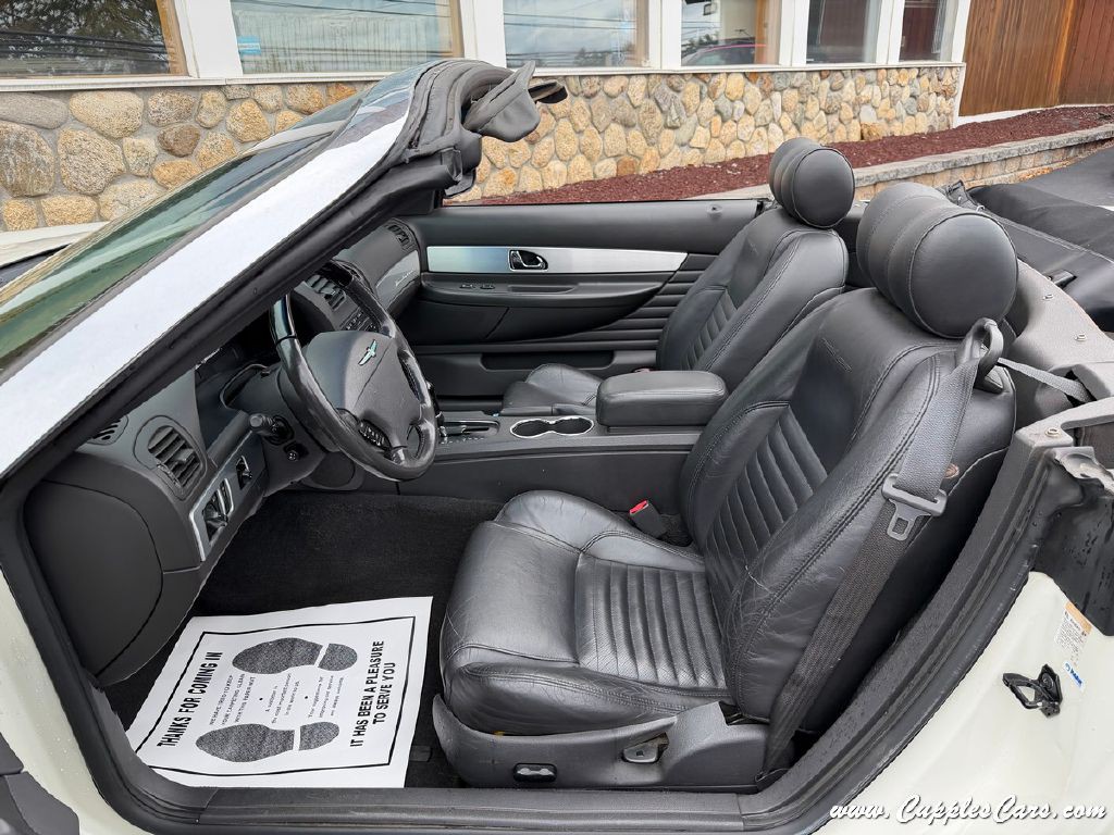 2002 Ford Thunderbird Image 4