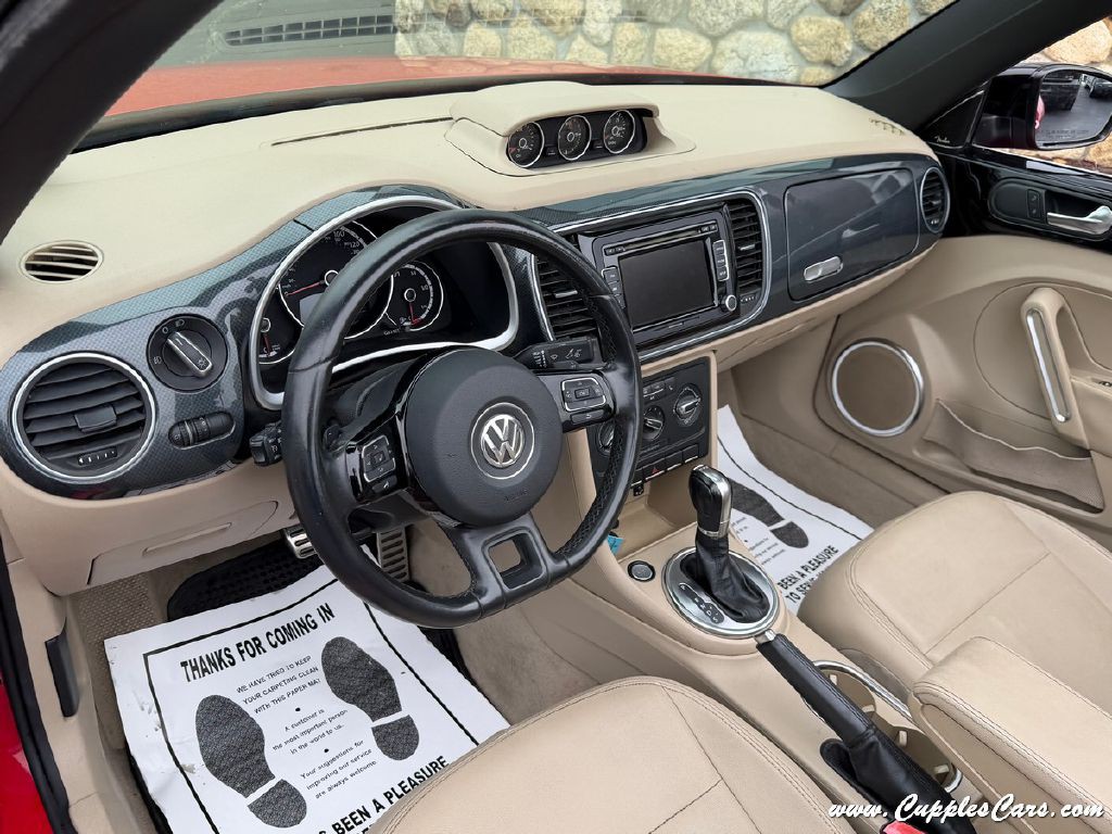 2013 Volkswagen Beetle Image 4