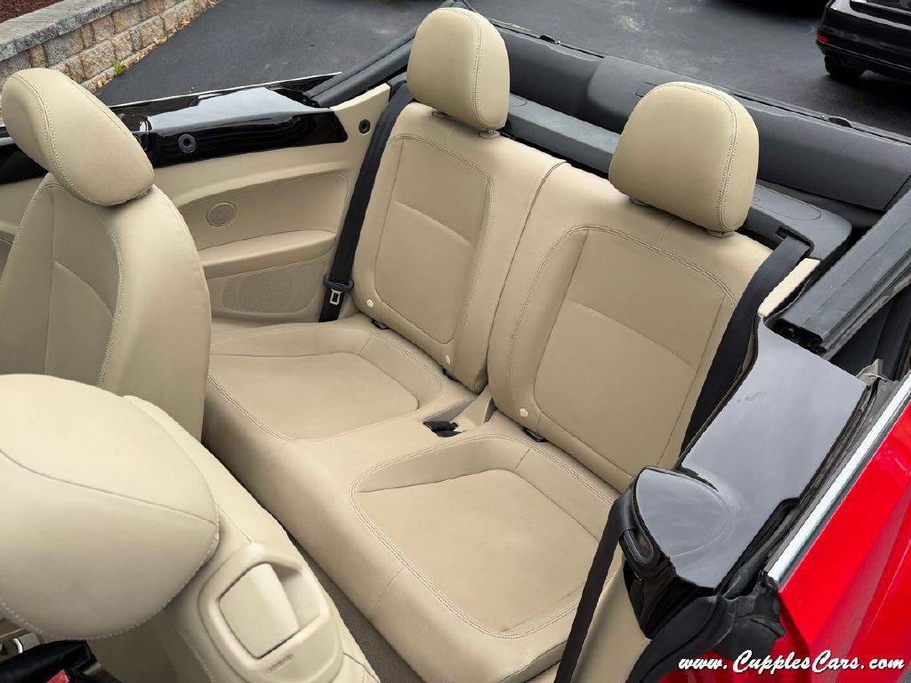 2013 Volkswagen Beetle Image 6