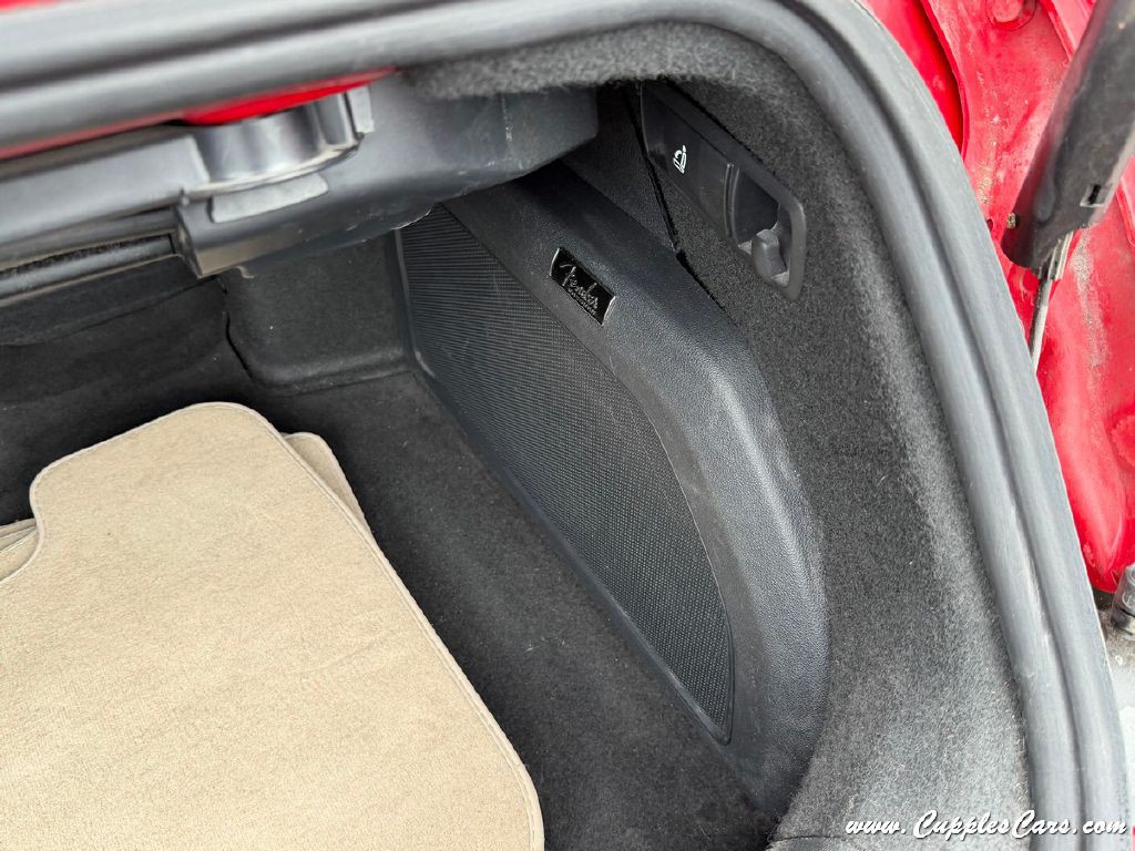 2013 Volkswagen Beetle Image 8