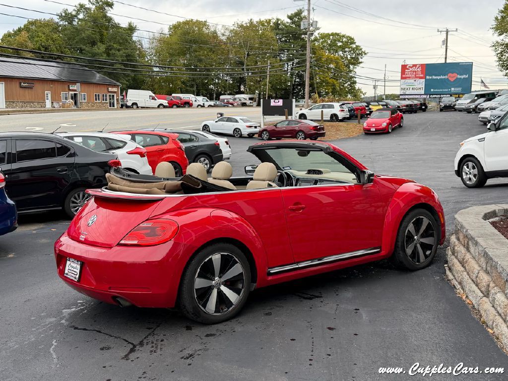 2013 Volkswagen Beetle Image 9
