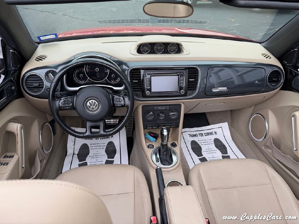 2013 Volkswagen Beetle Image 14