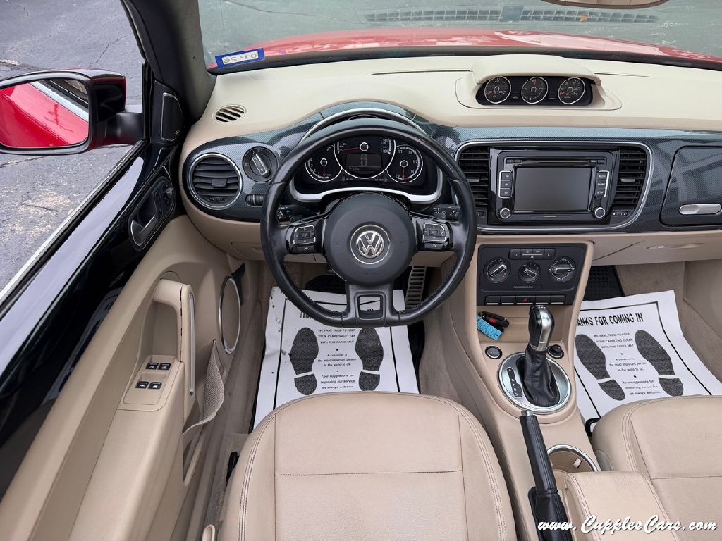 2013 Volkswagen Beetle Image 15