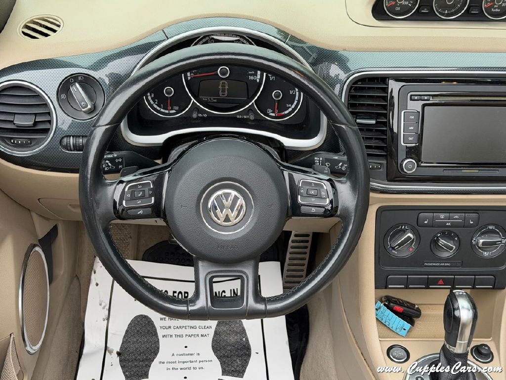 2013 Volkswagen Beetle Image 17
