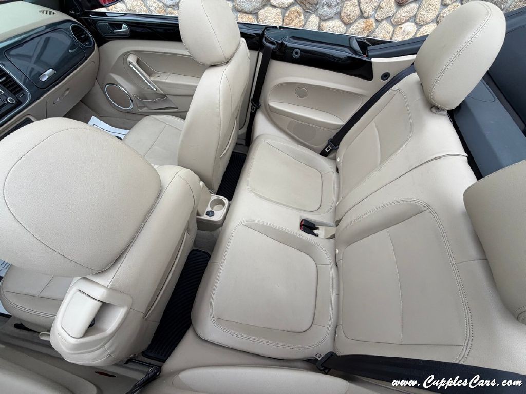 2013 Volkswagen Beetle Image 20
