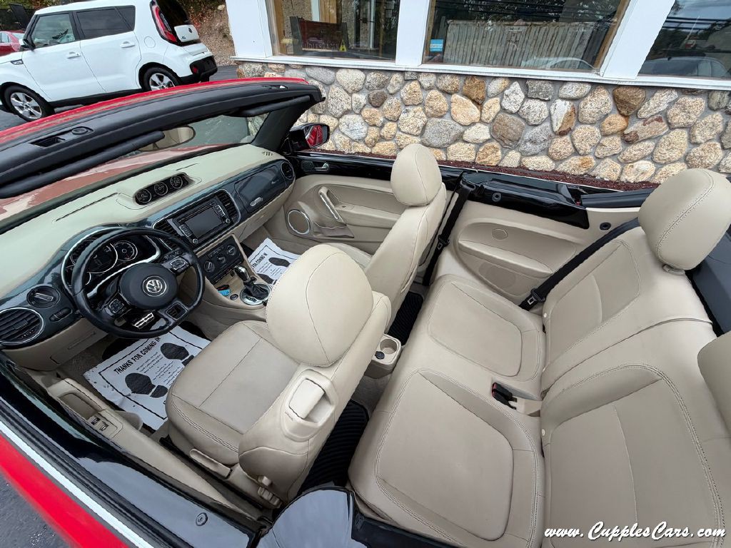 2013 Volkswagen Beetle Image 21