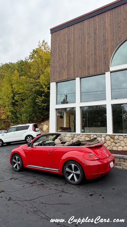 2013 Volkswagen Beetle Image 31