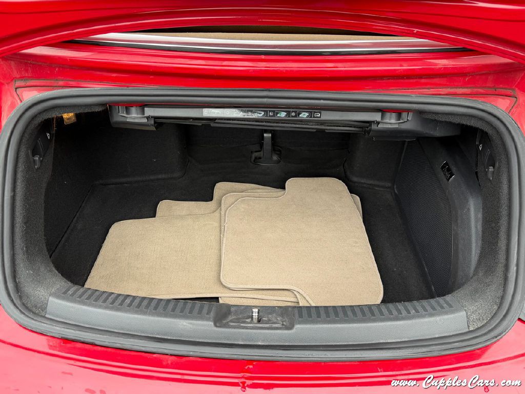 2013 Volkswagen Beetle Image 8