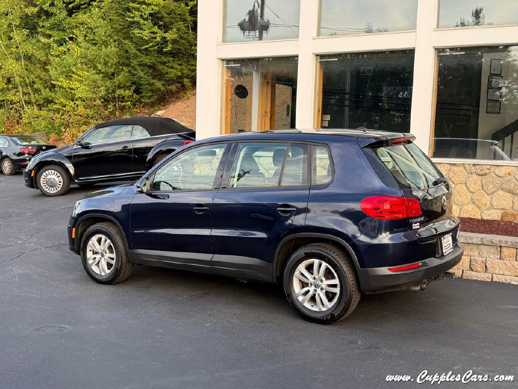 2012 Volkswagen Tiguan Image 2