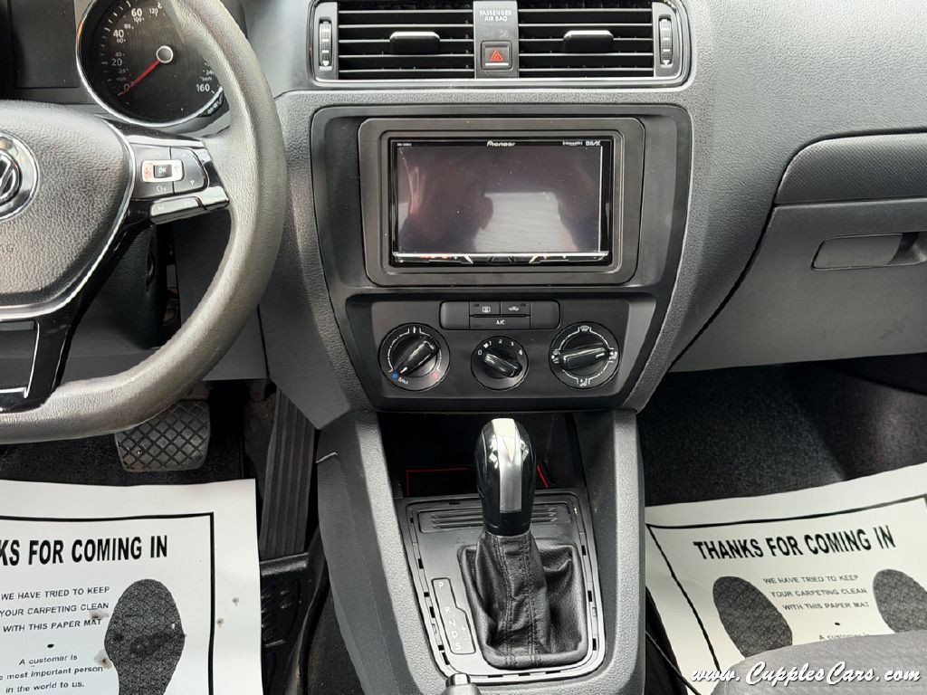 2016 Volkswagen Jetta Image 18