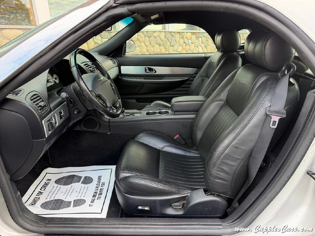 2004 Ford Thunderbird Image 4