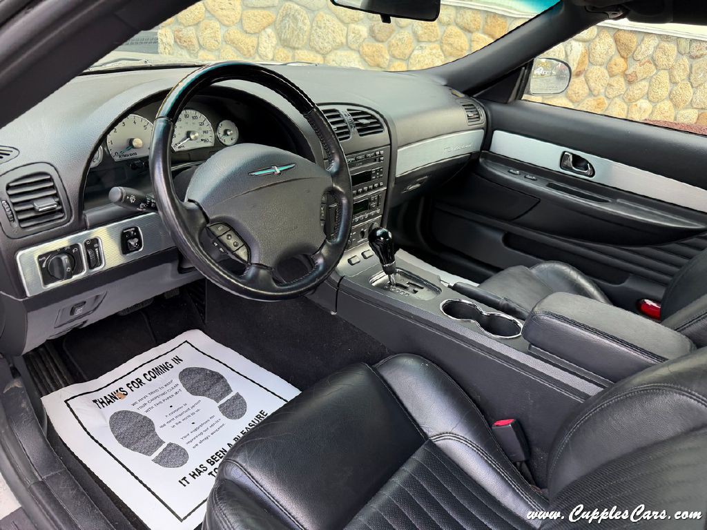 2004 Ford Thunderbird Image 5