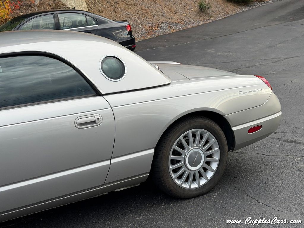 2004 Ford Thunderbird Image 26