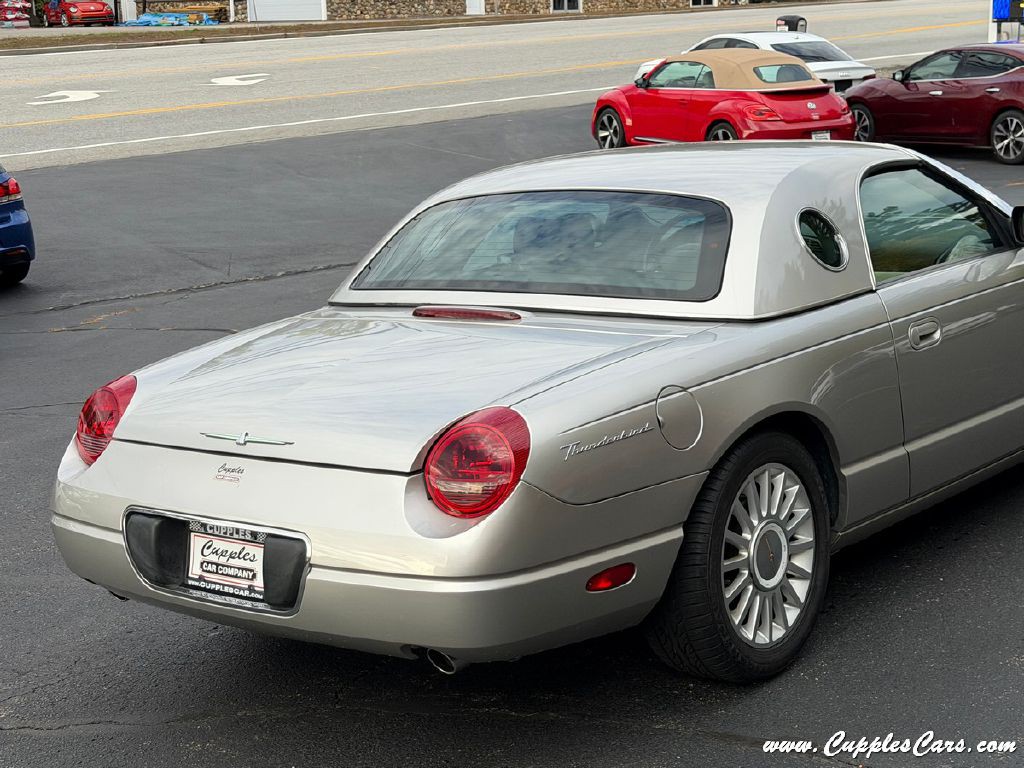 2004 Ford Thunderbird Image 28