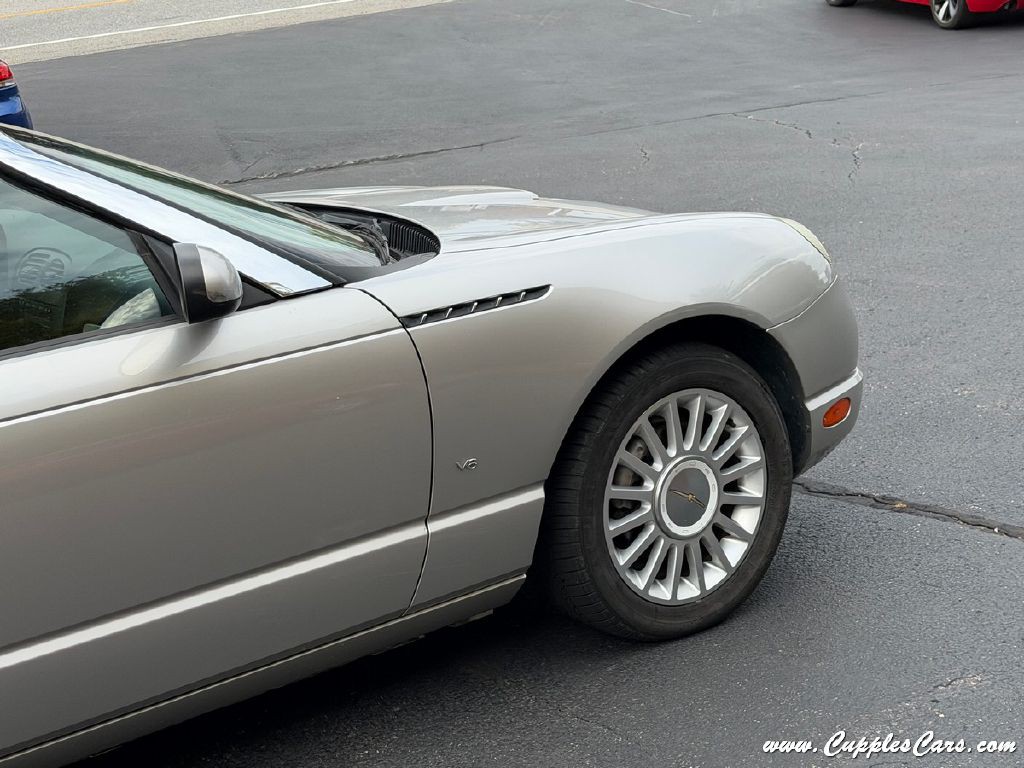 2004 Ford Thunderbird Image 30