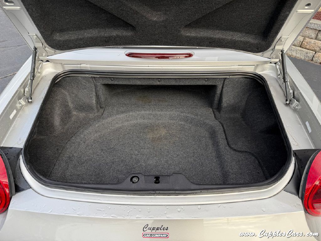 2004 Ford Thunderbird Image 8