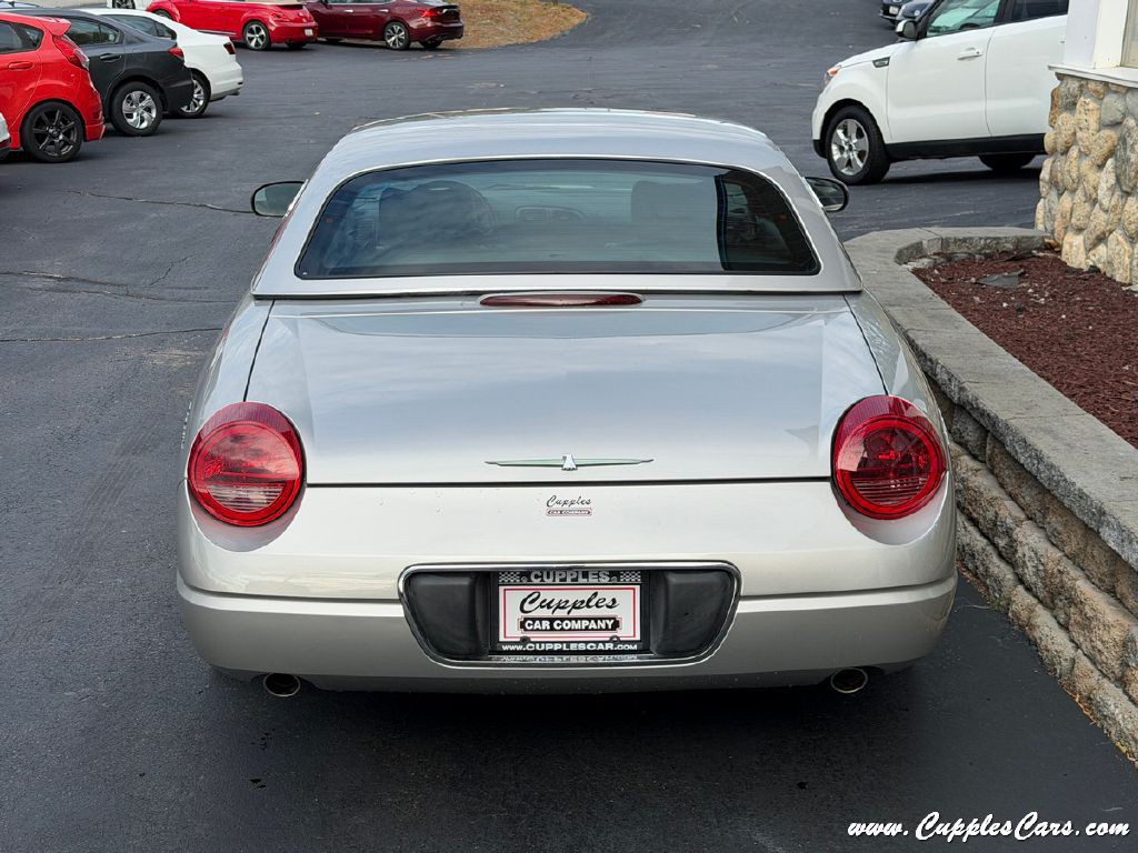 2004 Ford Thunderbird Image 9