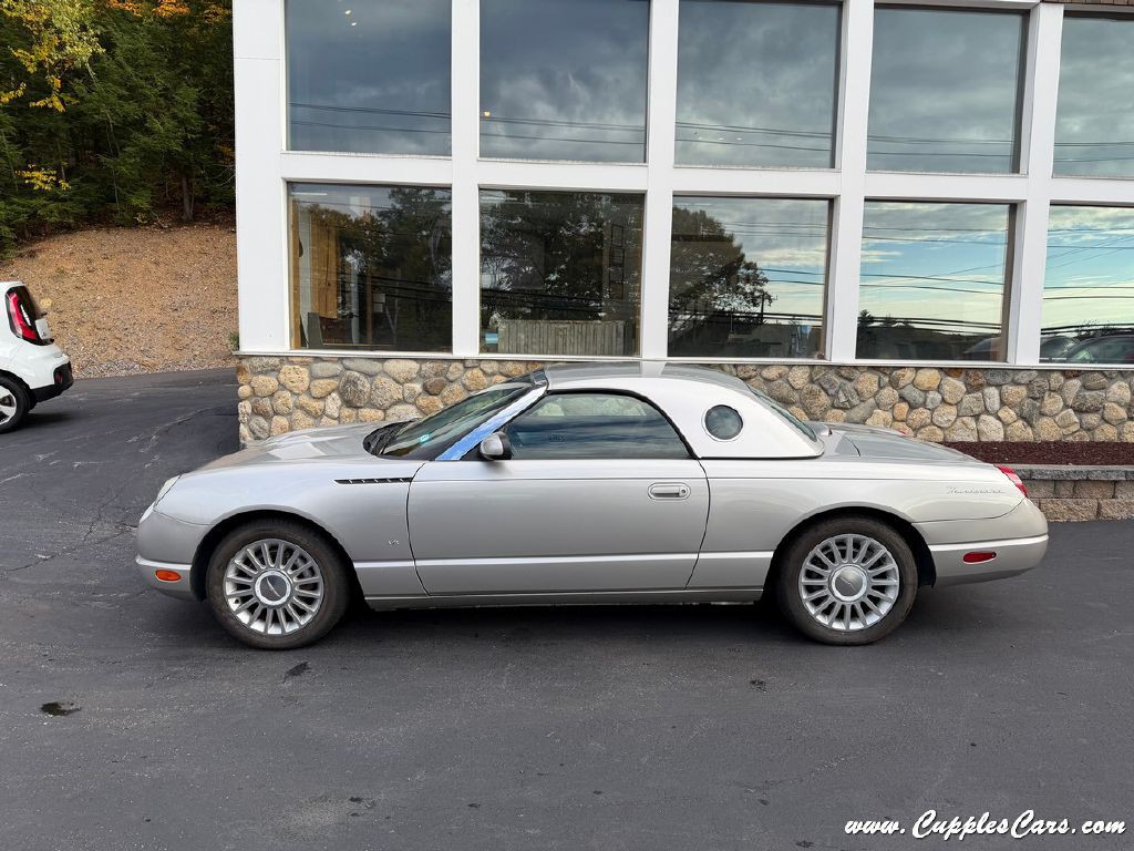 2004 Ford Thunderbird Image 10