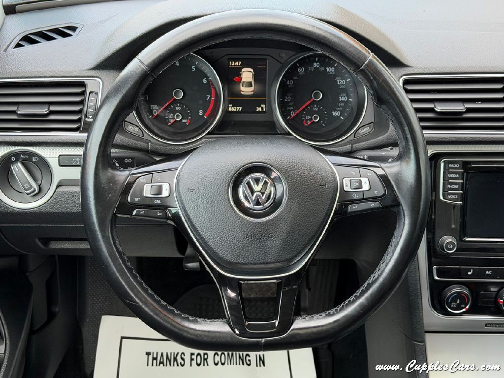 2019 Volkswagen Passat Image 20