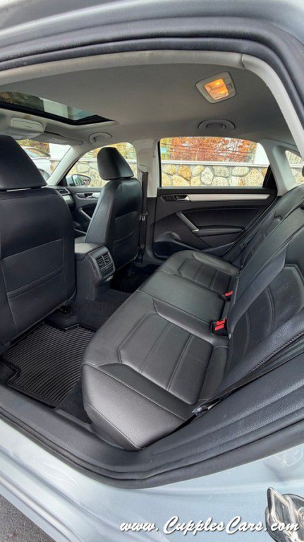 2019 Volkswagen Passat Image 28