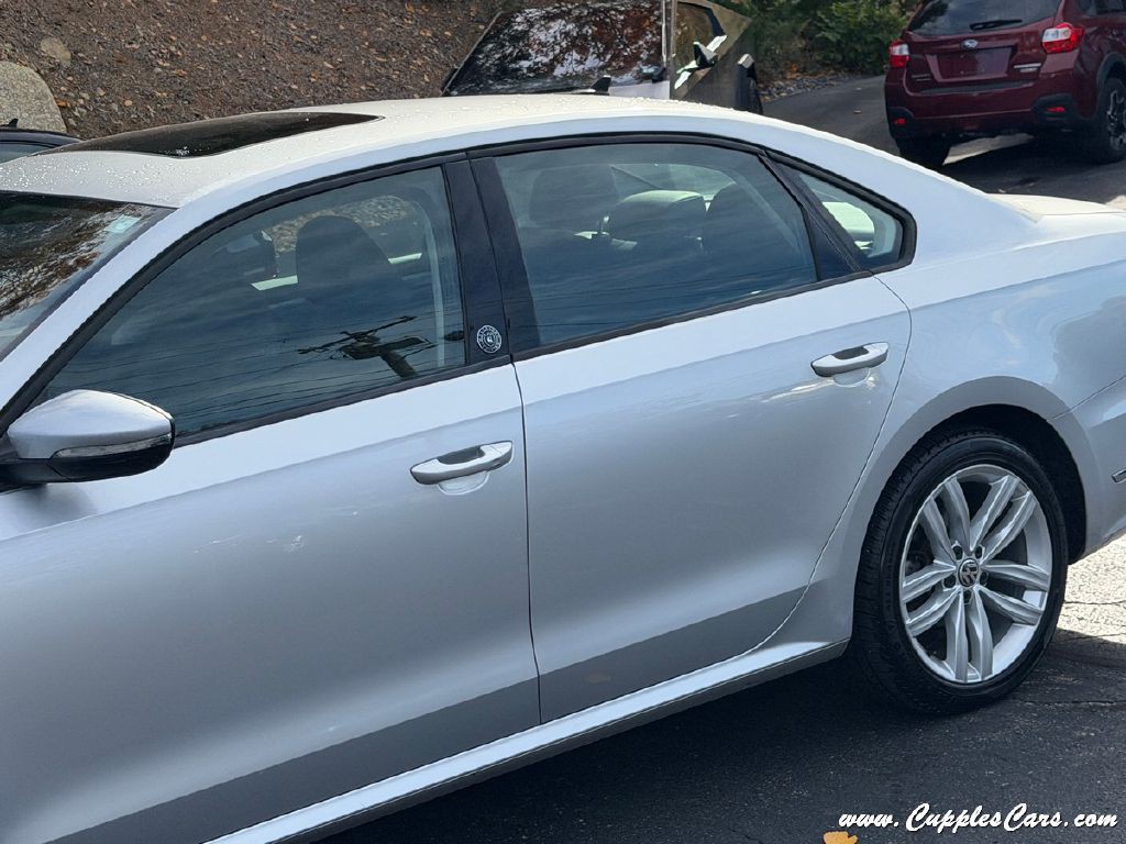 2019 Volkswagen Passat Image 32