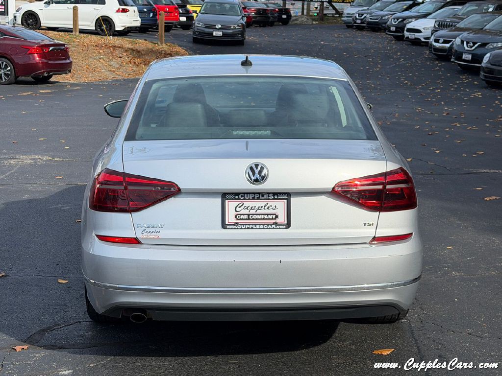 2019 Volkswagen Passat Image 34