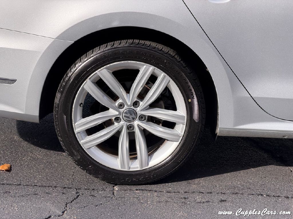 2019 Volkswagen Passat Image 40