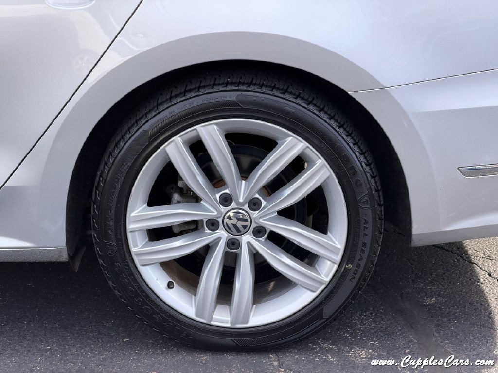 2019 Volkswagen Passat Image 41