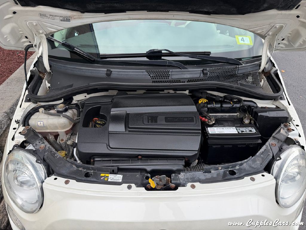 2016 FIAT 500 Image 12