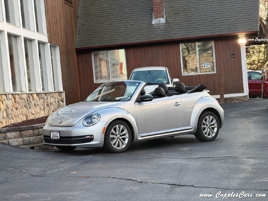 2015 Volkswagen Beetle Image 1