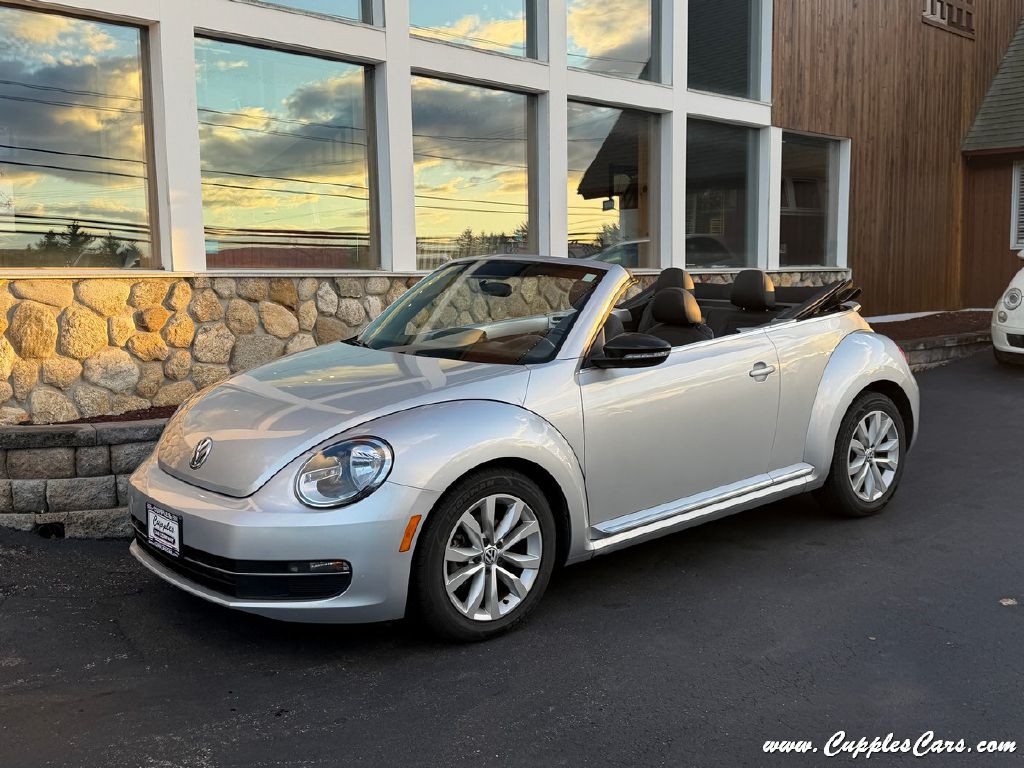 2015 Volkswagen Beetle Image 13